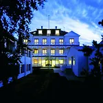 Gilleleje Badehotel Гиллеляйе