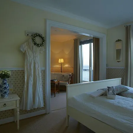 Gilleleje Badehotel ホテル ジルレジェ