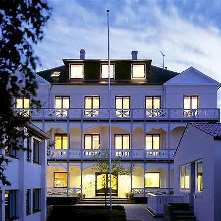 ホテル Gilleleje Badehotel 3*